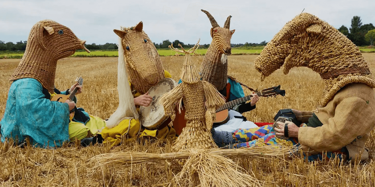 Family Straw Weaving workshop with the Armagh Rhymers