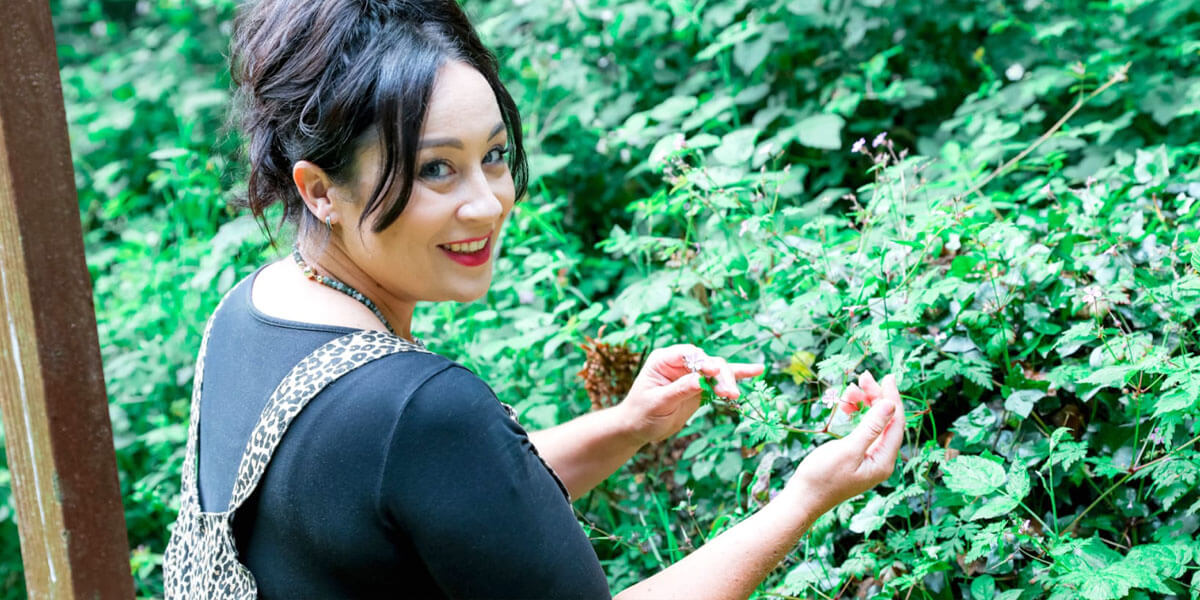 Women Walk the City: Foraging with Feebee Foran