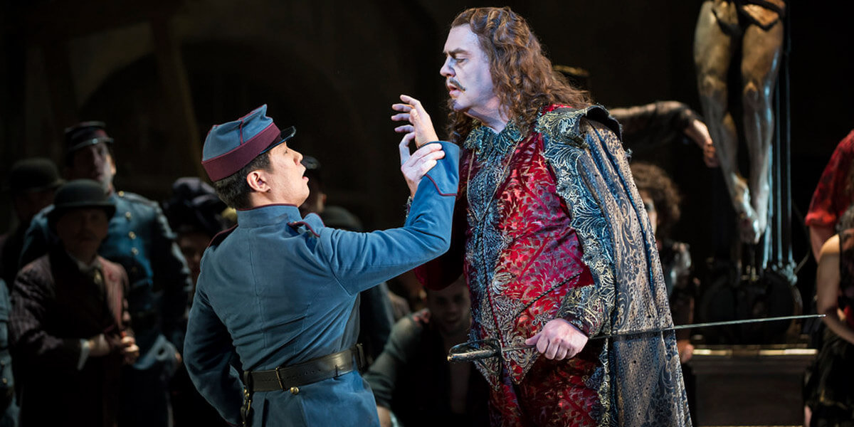 Jihoon Kim as Wagner and Bryn Terfel as Méphistophélès in Faust, The Royal Opera. Courtesy of, ROH / Bill Cooper 2014.